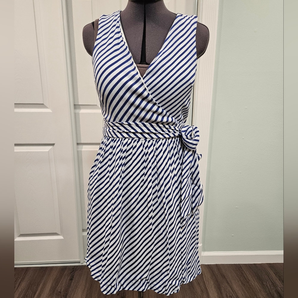 Loft Blue White Striped Faux Wrap Dress size 0P - has pockets
